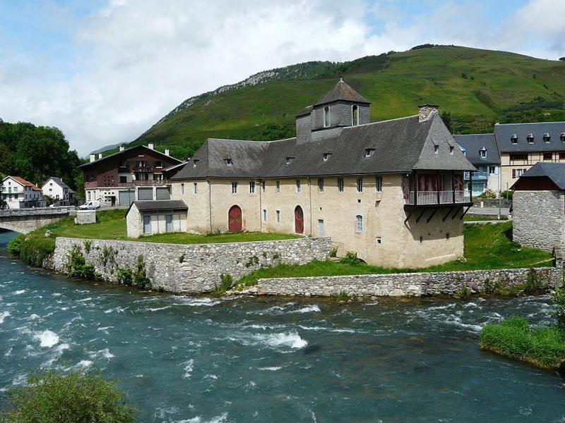 Agreable Maison Au Centre D'Arreau Pour 8 Pers Luaran gambar